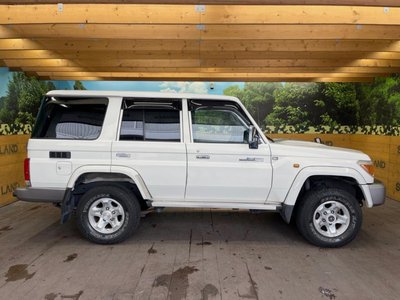 2014 Toyota LAND CRUISER 70 thumbnail 30