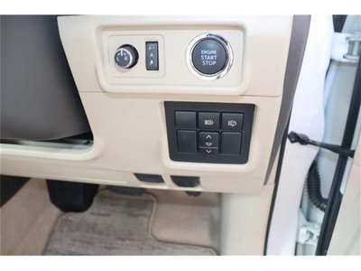 صورة 10 لـ 2023 Toyota LAND CRUISER PRADO