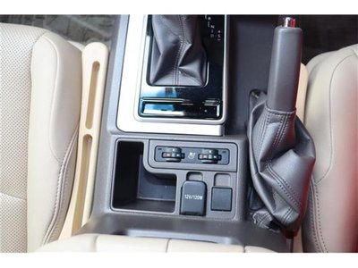 صورة 11 لـ 2023 Toyota LAND CRUISER PRADO