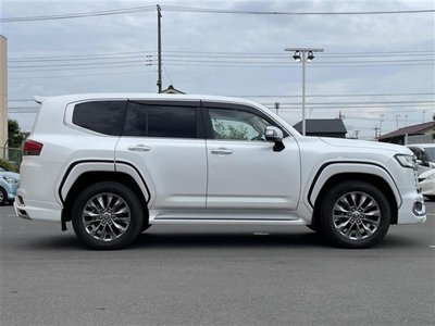 2023 Toyota LAND CRUISER 300 photo 16