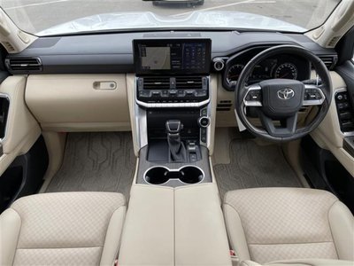 2023 Toyota LAND CRUISER 300 thumbnail 42