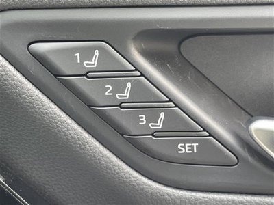 2023 Toyota LAND CRUISER 300 photo 10