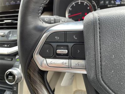 2023 Toyota LAND CRUISER 300 thumbnail 24