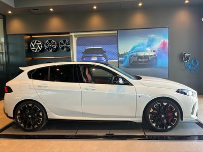 2025 BMW 1 SERIES photo 4