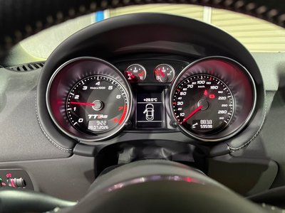 صورة 19 لـ 2010 AUDI TT RS COUPE