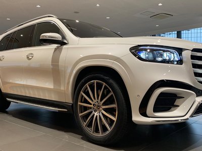 2026 Mercedes-BENZ GLS photo 3