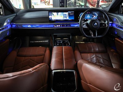 2023 BMW 7 SERIES photo 5