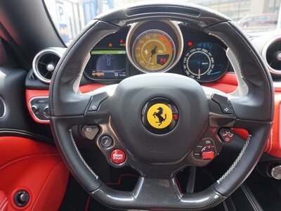 2015 Ferrari CALIFORNIA T — фото 14
