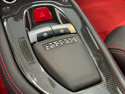 صورة 43 لـ 2010 Ferrari 458 ITALIA