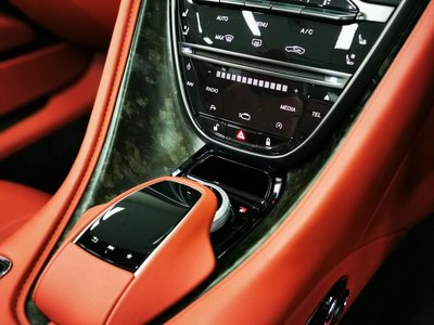 صورة 15 لـ 2023 Aston Martin DB11 VOLANTE