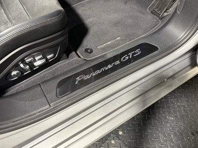 2019 Porsche PANAMERA thumbnail 17