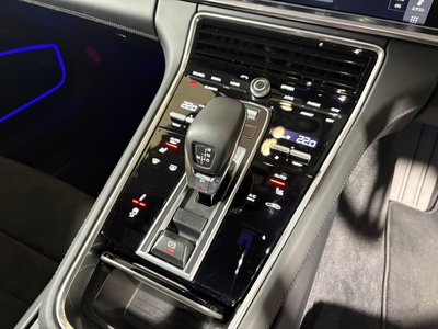 2019 Porsche PANAMERA photo 10