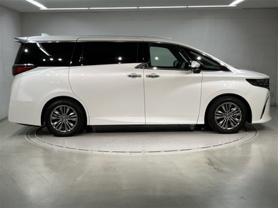 2024 Toyota ALPHARD photo 4