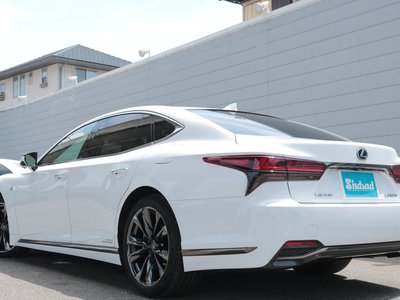 صورة مصغرة 8 لـ 2021 Lexus LS