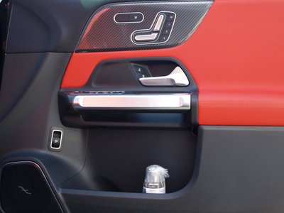 2025 Mercedes-BENZ GLB thumbnail 22
