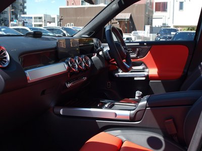 2025 Mercedes-BENZ GLB thumbnail 17