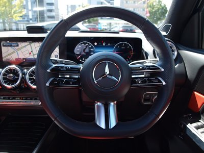 2025 Mercedes-BENZ GLB thumbnail 38