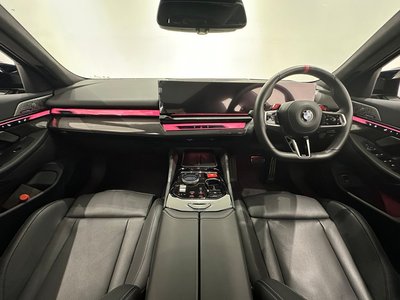 2025 BMW M5 TOURING photo 42