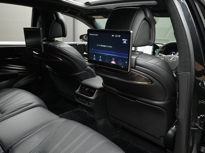 2021 Lexus LS photo 9