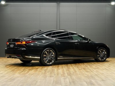 2021 Lexus LS photo 16