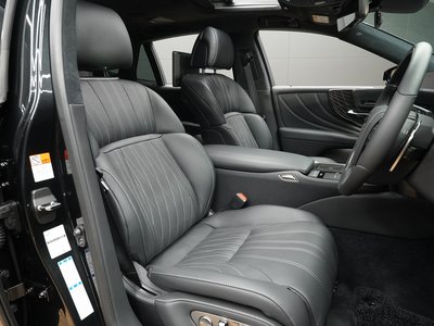 2021 Lexus LS thumbnail 20