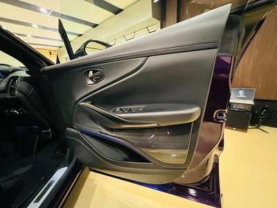 صورة مصغرة 45 لـ 2024 Aston Martin DBX