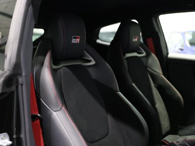 صورة 12 لـ 2025 Toyota GR YARIS