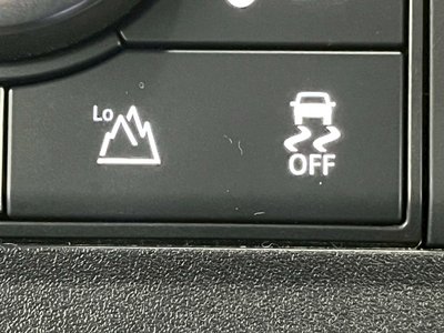 2024 LAND Rover DEFENDER thumbnail 38
