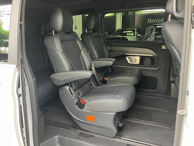 2025 Mercedes-BENZ V-CLASS photo 12