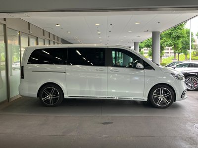 2025 Mercedes-BENZ V-CLASS photo 4