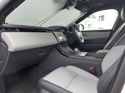 2025 LAND Rover RANGE ROVER VELAR thumbnail 37