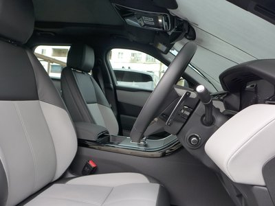 2025 LAND Rover RANGE ROVER VELAR thumbnail 34