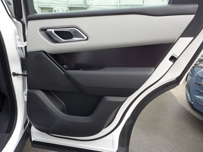 2025 LAND Rover RANGE ROVER VELAR thumbnail 39