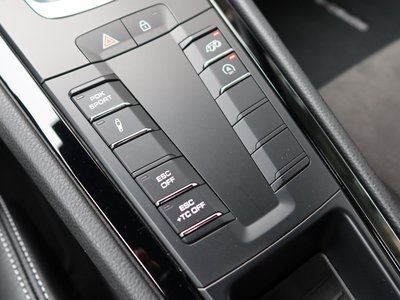 2021 Porsche 718 thumbnail 18