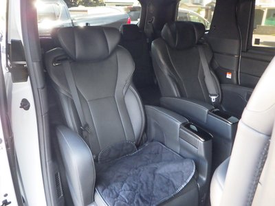 صورة 44 لـ 2024 Toyota ALPHARD