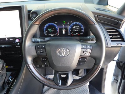 صورة 29 لـ 2024 Toyota ALPHARD