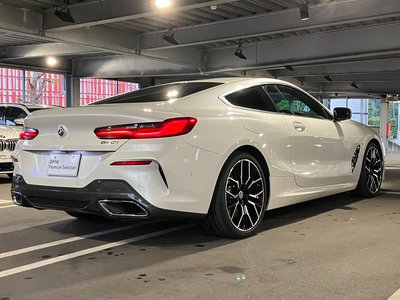 2022 BMW 8 SERIES photo 6