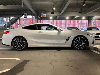 2022 BMW 8 SERIES photo 7