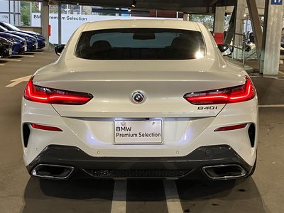 2022 BMW 8 SERIES photo 5