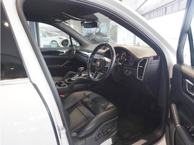 2022 Porsche CAYENNE 照片 9