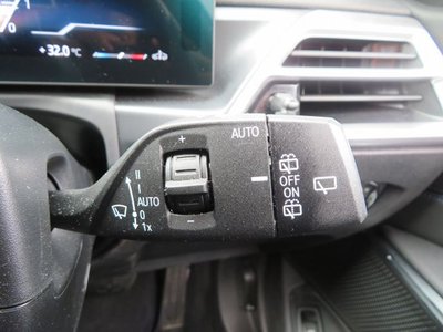 2026 BMW 3 SERIES TOURING photo 14