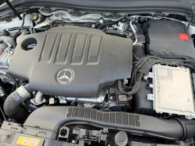 2025 Mercedes-BENZ GLA thumbnail 31