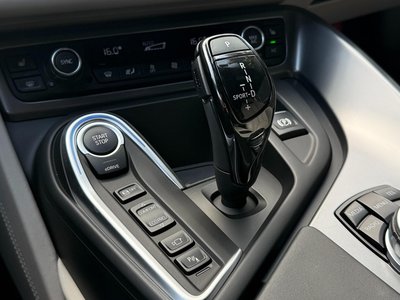2015 BMW I8 — фото 23