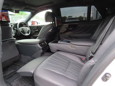 2018 Lexus LS thumbnail 19