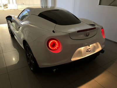 صورة 34 لـ 2015 ALFA Romeo 4C