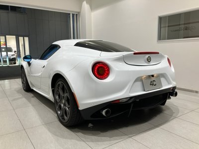 صورة 28 لـ 2015 ALFA Romeo 4C