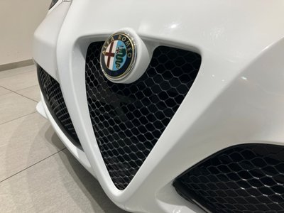 صورة 17 لـ 2015 ALFA Romeo 4C