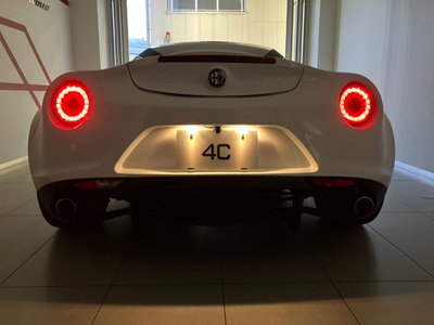 صورة 33 لـ 2015 ALFA Romeo 4C