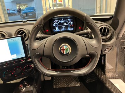 صورة 61 لـ 2015 ALFA Romeo 4C