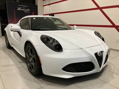 2015 ALFA Romeo 4C — фото 2
